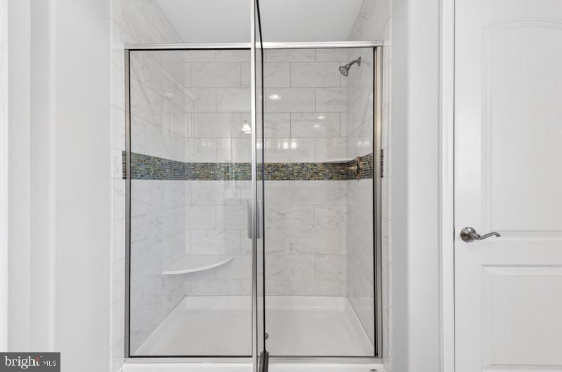 617 Dorset Street Lititz, PA 17543 - Photo 15 of 29 Primary Bathroom