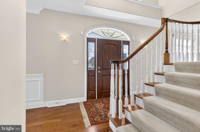 617 Dorset Street Lititz, PA 17543 - Photo 2 of 29 Foyer