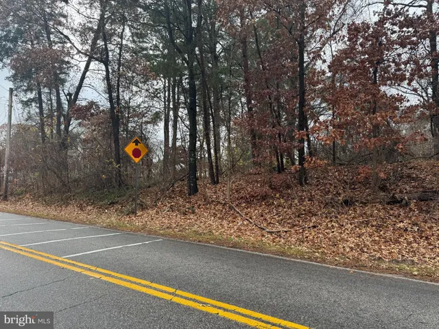 a view of a tennis court