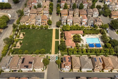 $825,000 | 164 Heligan Lane, Unit 8, Livermore, CA 94551
