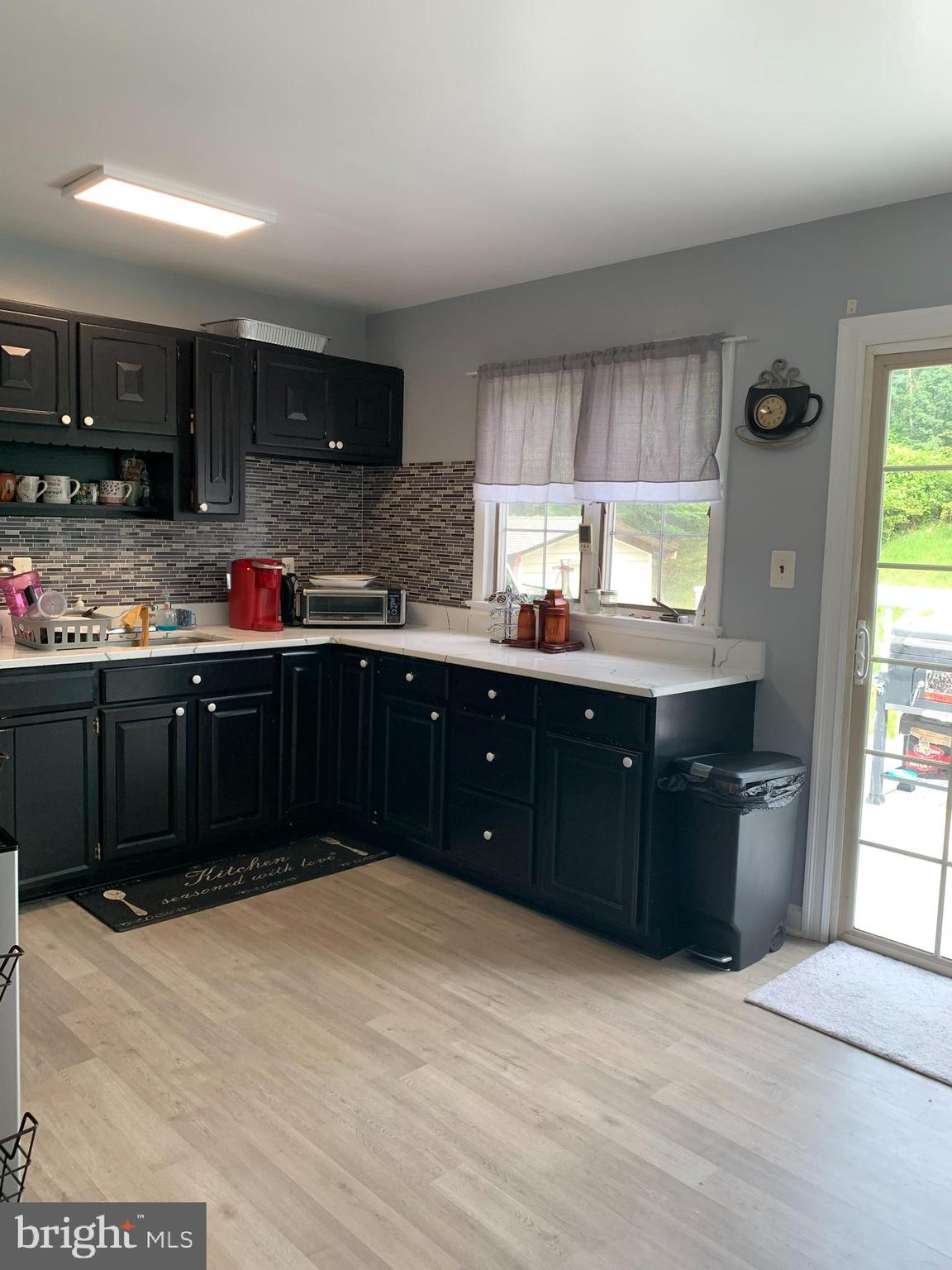 4208 Granby Road Woodbridge, VA 22193 - Photo 14 of 28 kitchen/dinette