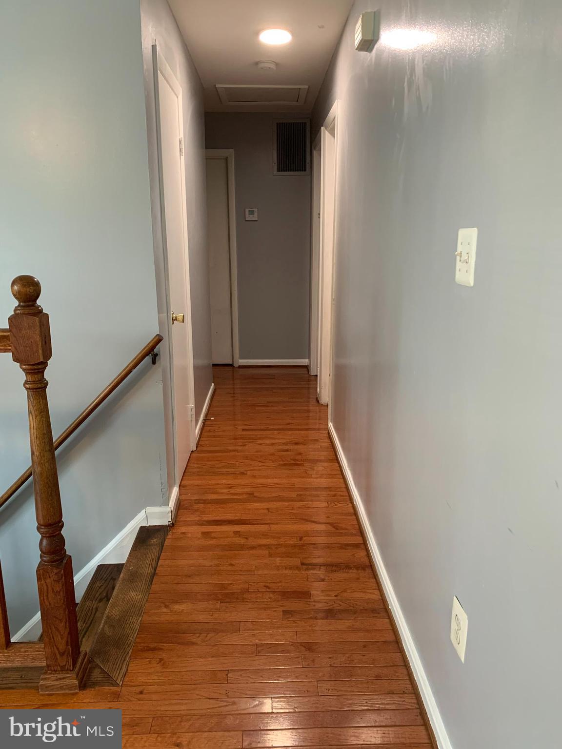 4208 Granby Road Woodbridge, VA 22193 - Photo 16 of 28 upper level hallway to the bedrms/2nd full bathrm