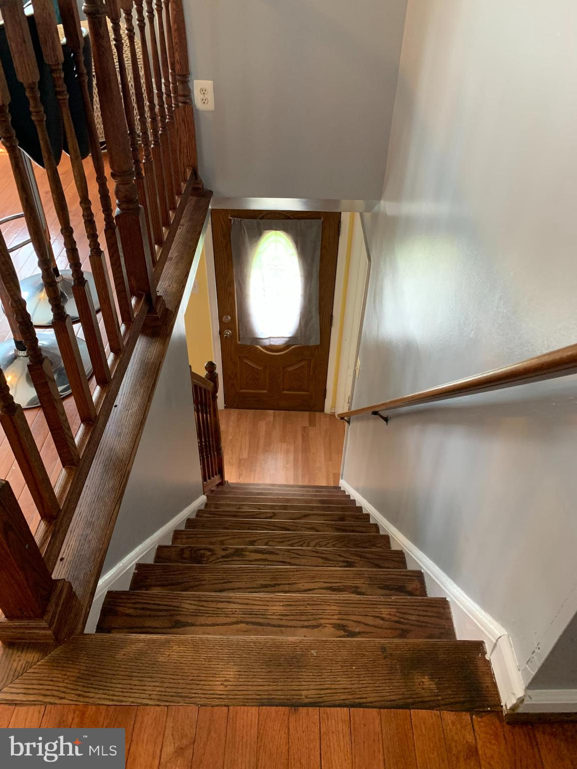 4208 Granby Road Woodbridge, VA 22193 - Photo 5 of 28 staircase