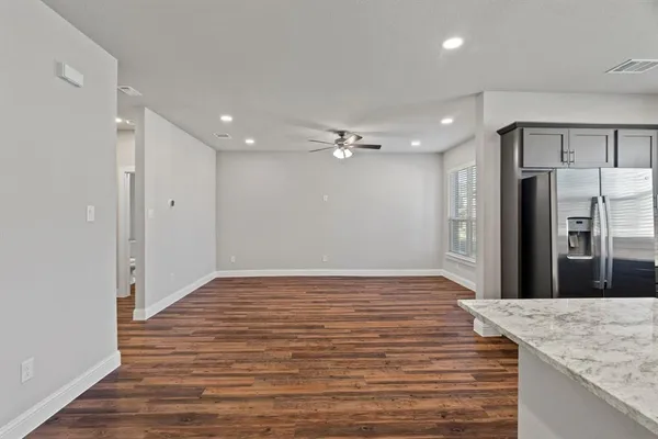 $329,998 | 548 Edgewater Drive, Weatherford, TX 76087