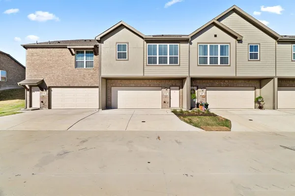 $329,998 | 548 Edgewater Drive, Weatherford, TX 76087