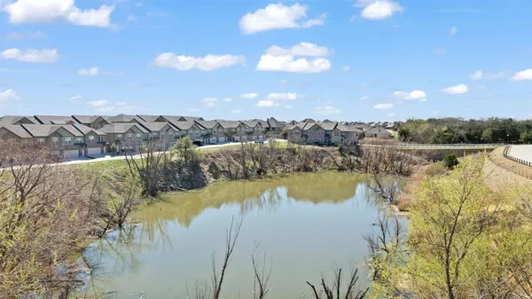 $329,998 | 548 Edgewater Drive, Weatherford, TX 76087