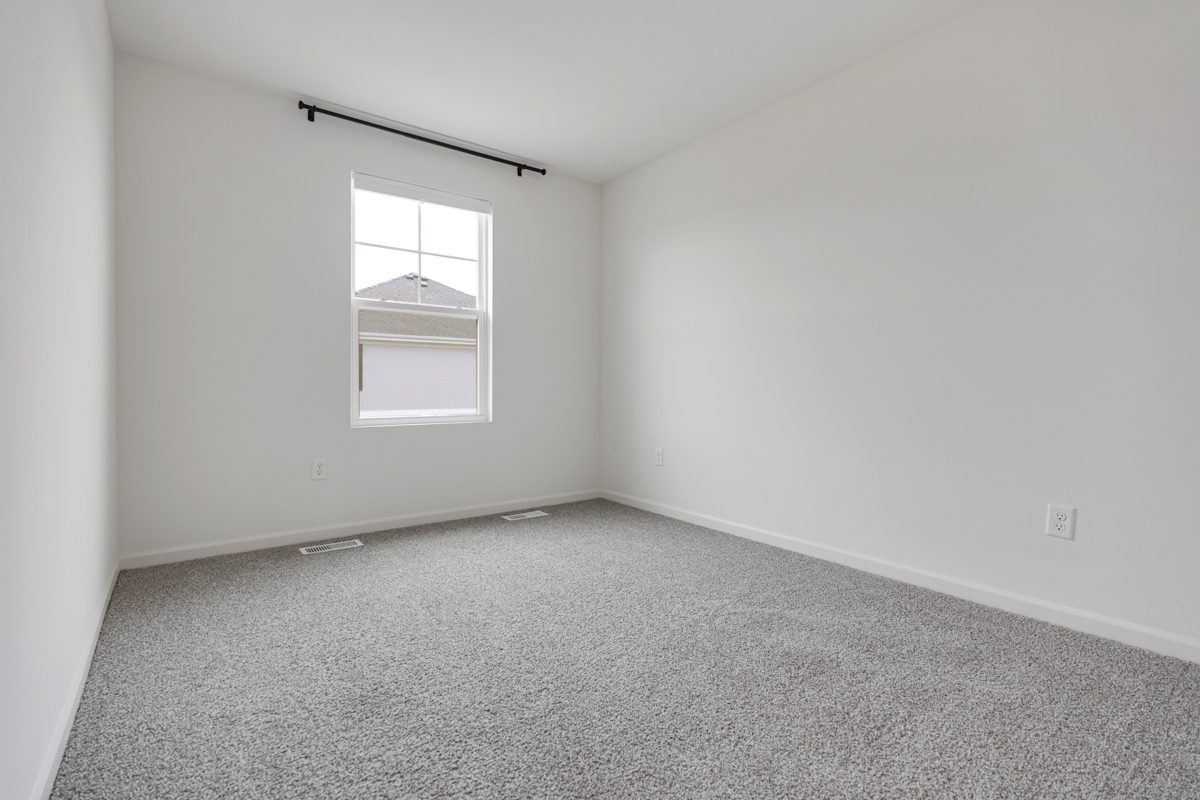 2016 Yellowstone Boulevard Mundelein, IL 60060 - Photo 18 of 26 an empty room with windows