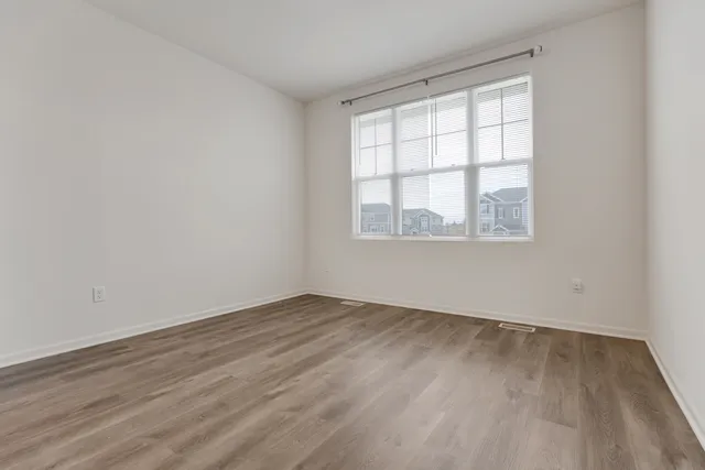 $3,295 | 2016 Yellowstone Boulevard, Mundelein, IL 60060