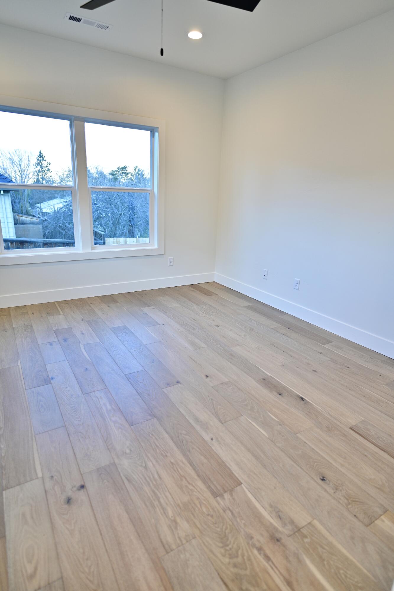 387 Randy Street Ashland, OR 97520 - Photo 20 of 52 25E249FF-B9A7-4204-A47D-71E66DF90725_1_2
