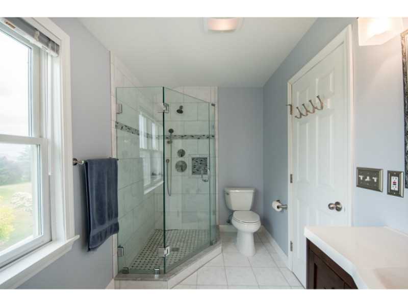 155 Spring Hill Road Portsmouth, RI 02871 - Photo 17 of 25 Bathroom.