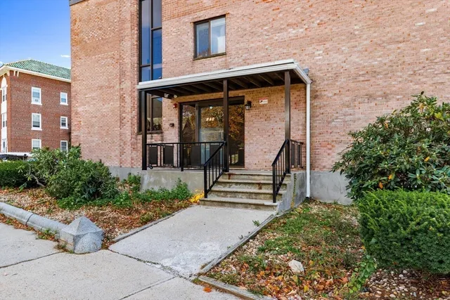 $419,000 | 154 High Street, Unit 204, Medford, MA 02155