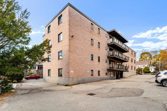 $419,000 | 154 High Street, Unit 204, Medford, MA 02155