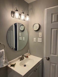 314 Kimbrough Road Clarksville, TN 37043 - Photo 15 of 29 a bathroom with a sink and a mirror