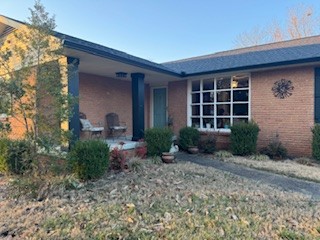 314 Kimbrough Road Clarksville, TN 37043 - Photo 3 of 29 a front view of a house with garden