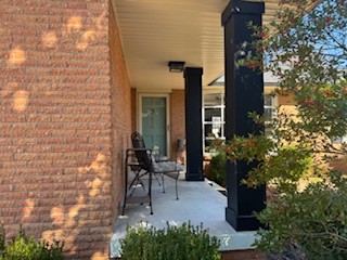 314 Kimbrough Road Clarksville, TN 37043 - Photo 4 of 29 a house with a table and chairs in patio