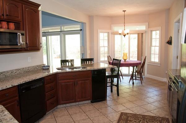 64 Haskell Ridge Road Rochester, MA 02770 - Photo 4 of 22