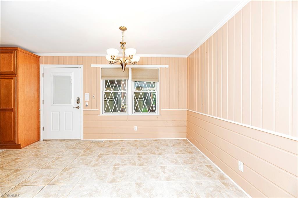 1443 Capri Road Southwest Winston-Salem, NC 27103 - Photo 11 of 46 Gallery Image 11