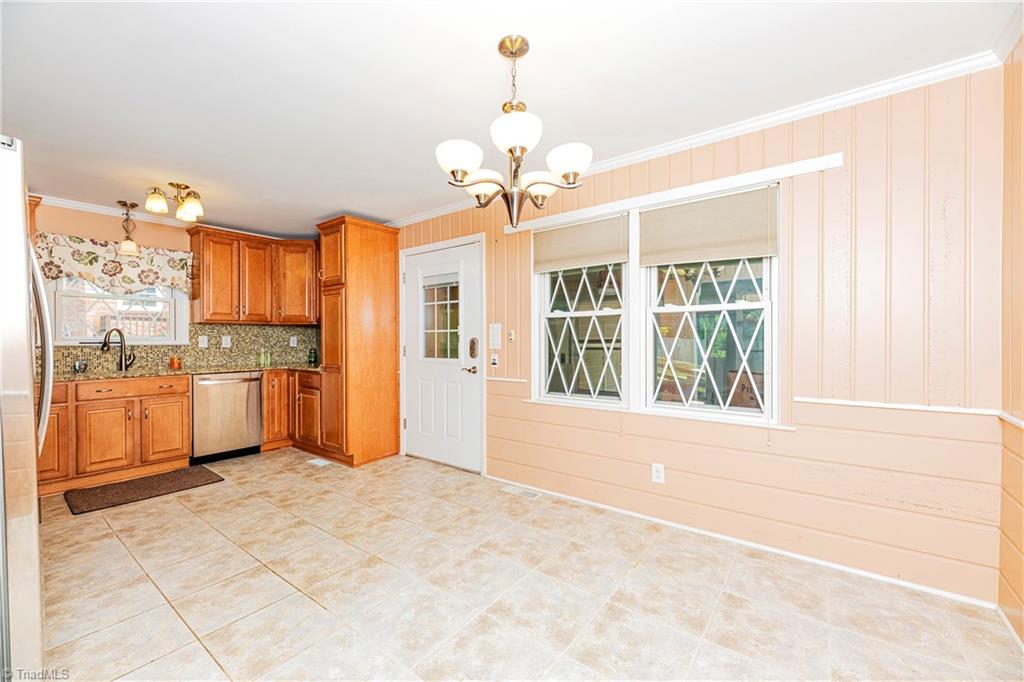 1443 Capri Road Southwest Winston-Salem, NC 27103 - Photo 12 of 46 Gallery Image 12