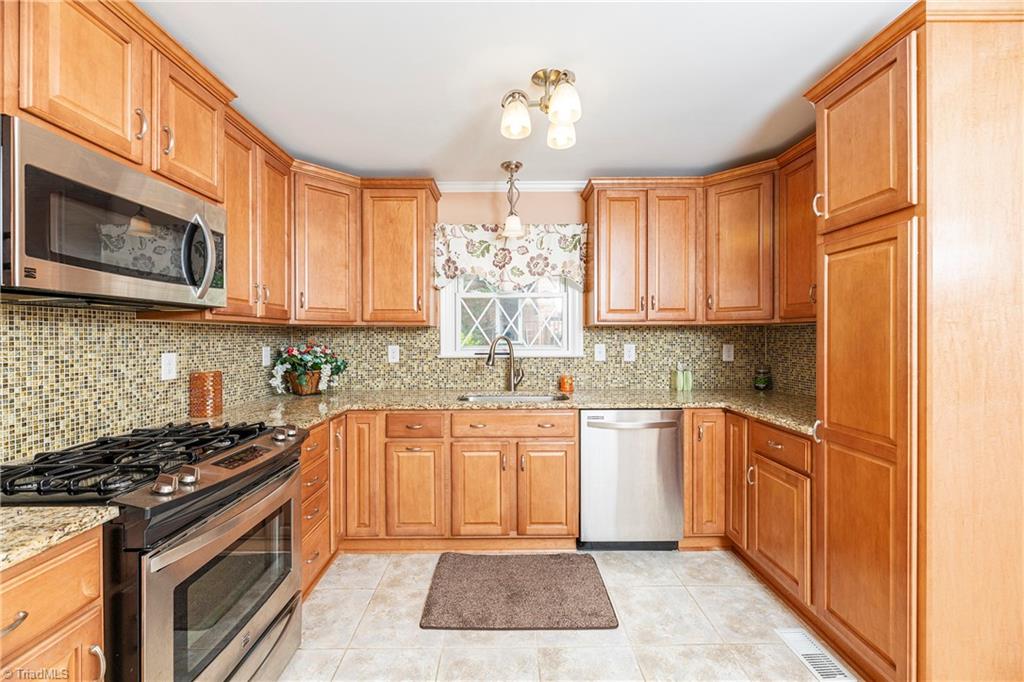 1443 Capri Road Southwest Winston-Salem, NC 27103 - Photo 13 of 46 Gallery Image 13