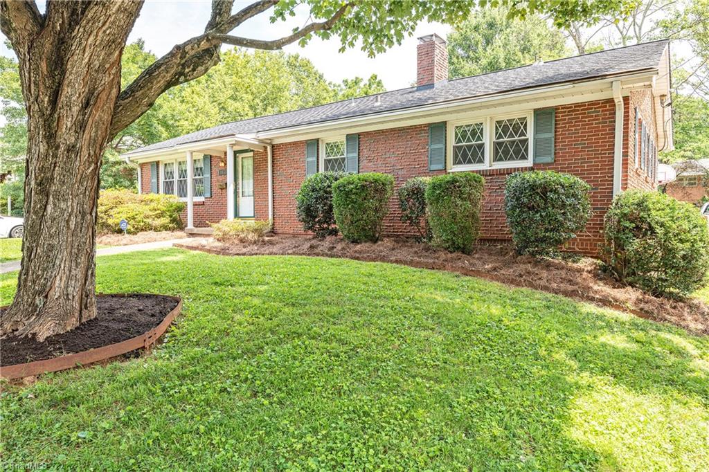 1443 Capri Road Southwest Winston-Salem, NC 27103 - Photo 4 of 46 Gallery Image 4