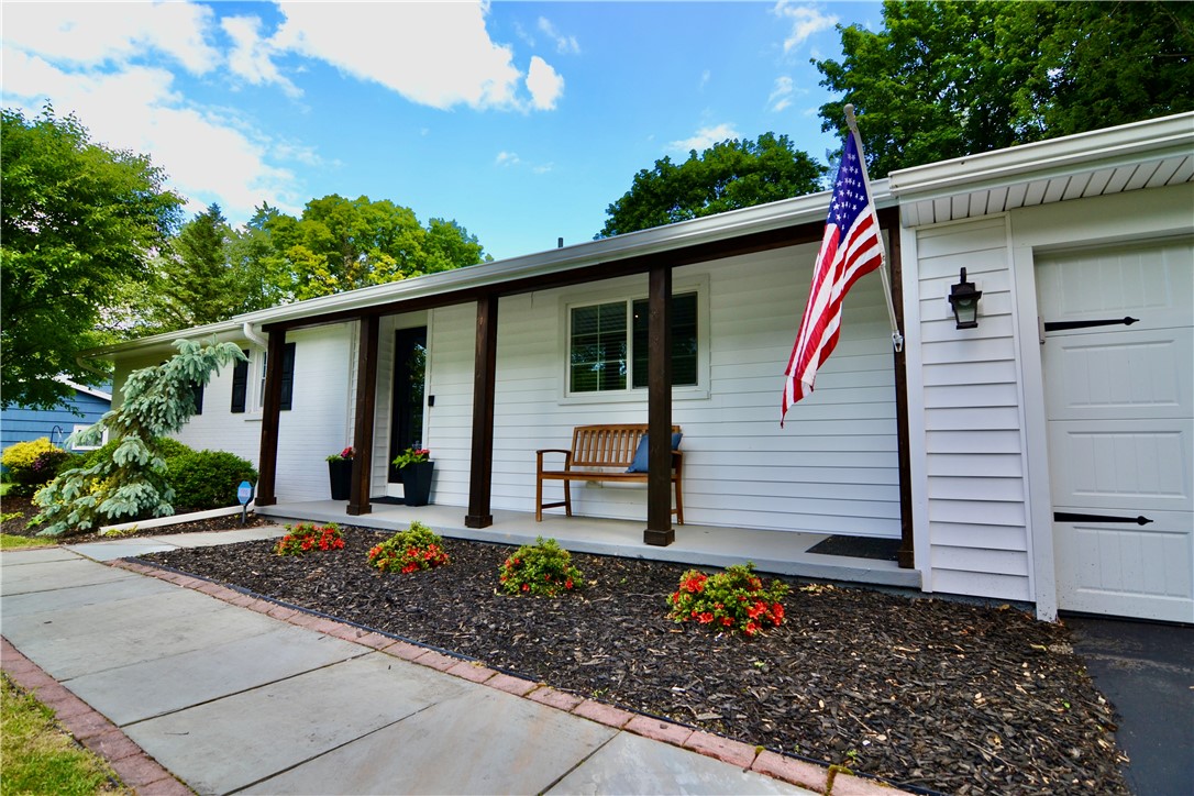 55 Ross Brook Drive Penfield, NY 14625 - Photo 2 of 34