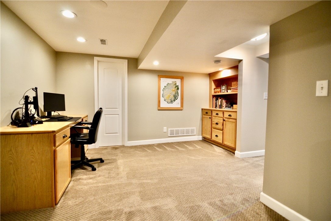 55 Ross Brook Drive Penfield, NY 14625 - Photo 28 of 34