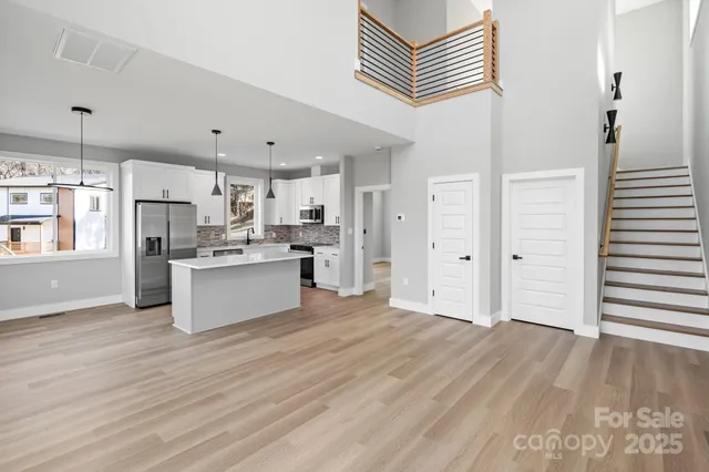 $489,900 | 62 Upper Moffitt Road, Asheville, NC 28805