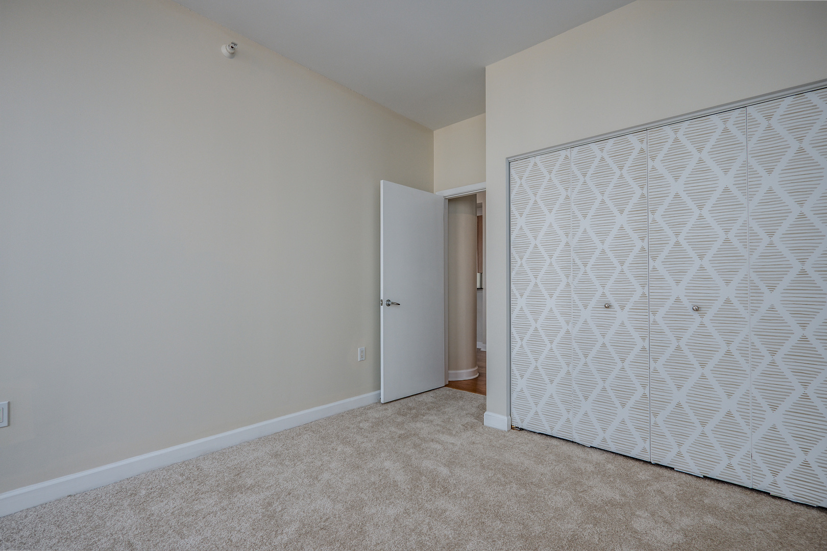 233 East 13th Street, Unit 2001 Chicago, IL 60605 - Photo 27 of 48 a view of an empty room