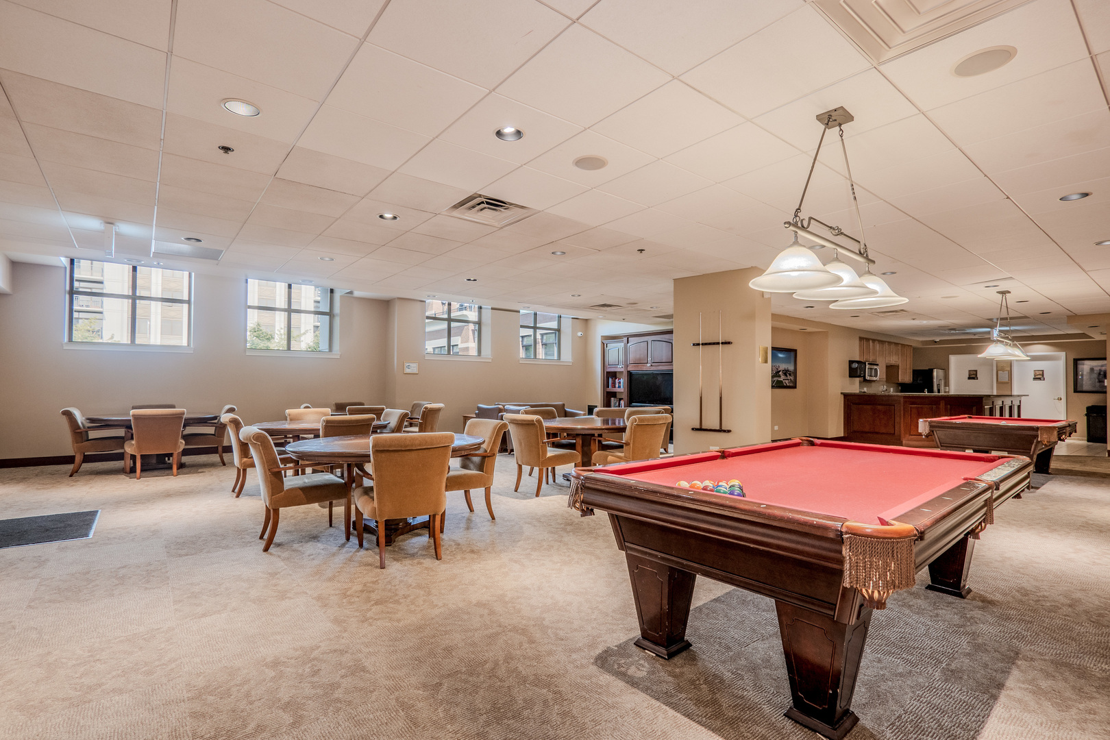 233 East 13th Street, Unit 2001 Chicago, IL 60605 - Photo 43 of 48 a room with furniture and pool table