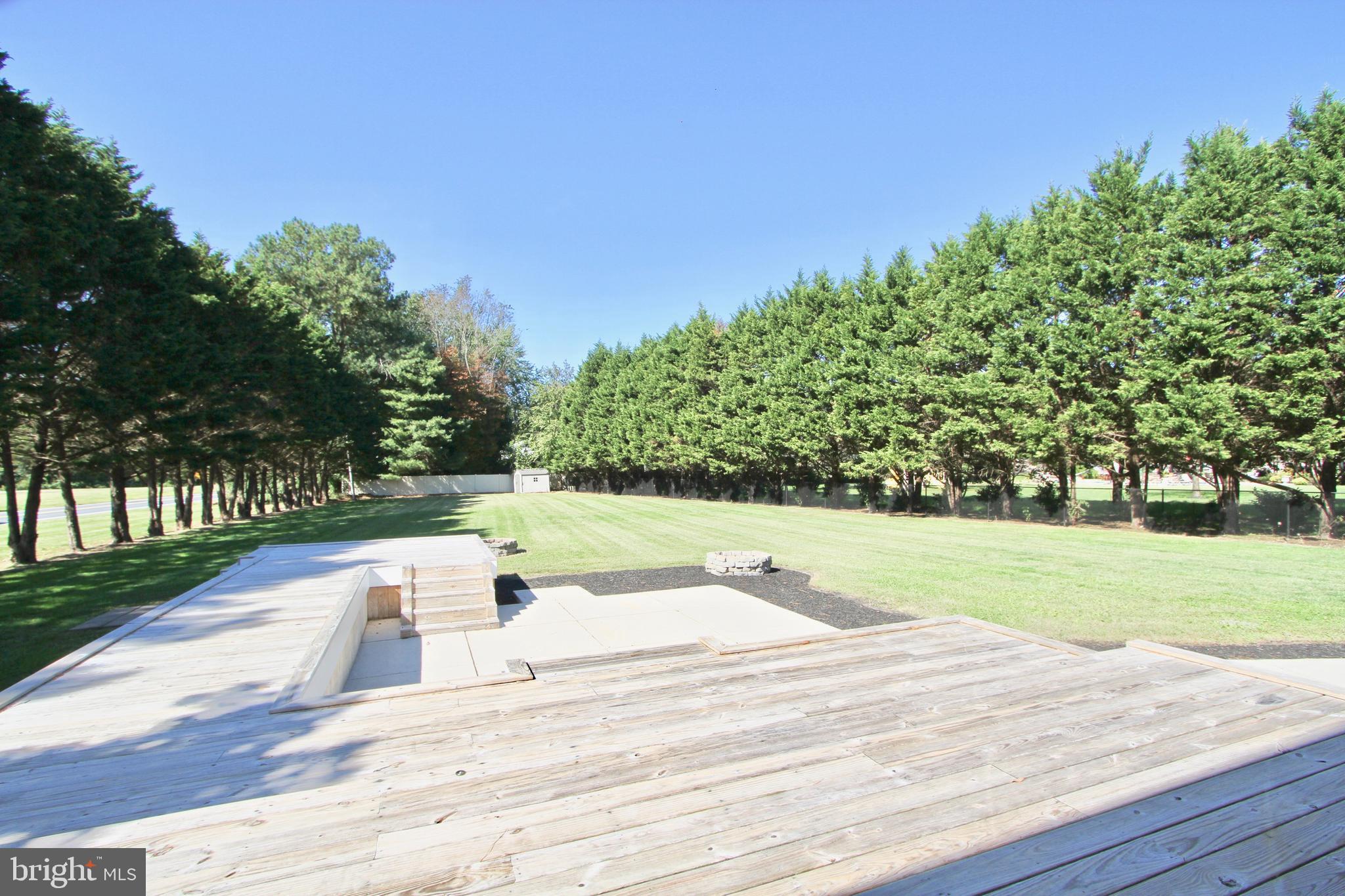 24 Mapledale Road Dover, DE 19904 - Photo 24 of 57 Expansive Deck and backyard