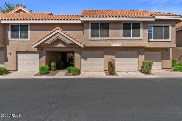 $320,000 | 1633 East Lakeside Drive, Unit 167, Gilbert, AZ 85234