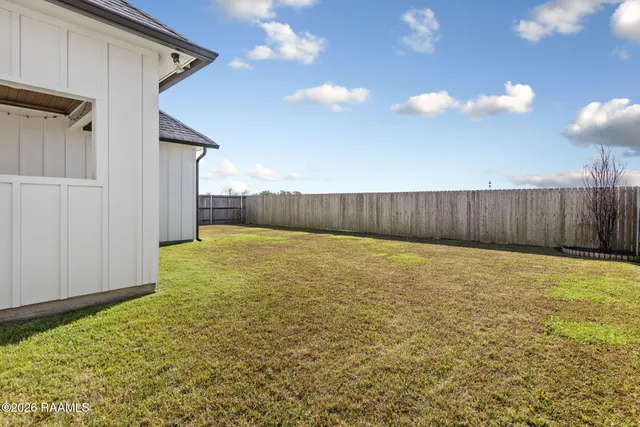 $345,900 | 426 Sandy Bay Drive, Broussard, LA 70518