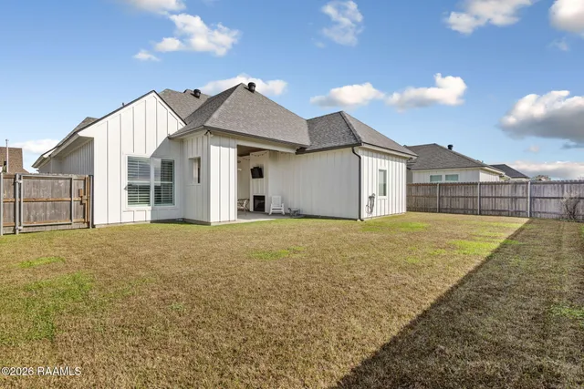 $345,900 | 426 Sandy Bay Drive, Broussard, LA 70518