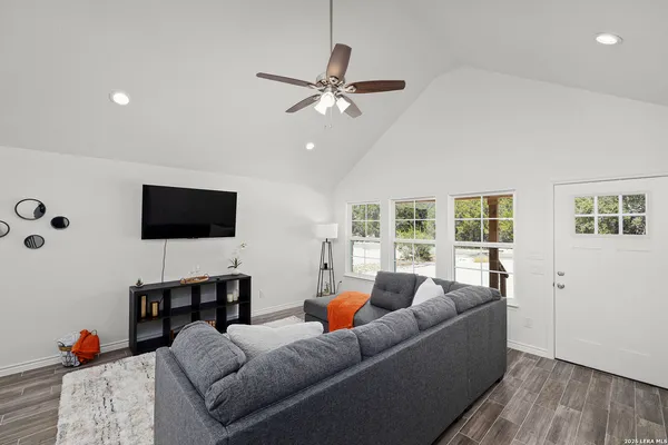 $275,000 | 1956 Tanglewood Trail, Spring Branch, TX 78070