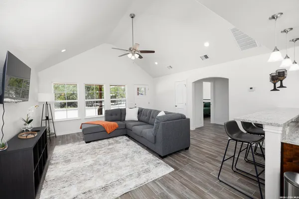 $275,000 | 1956 Tanglewood Trail, Spring Branch, TX 78070