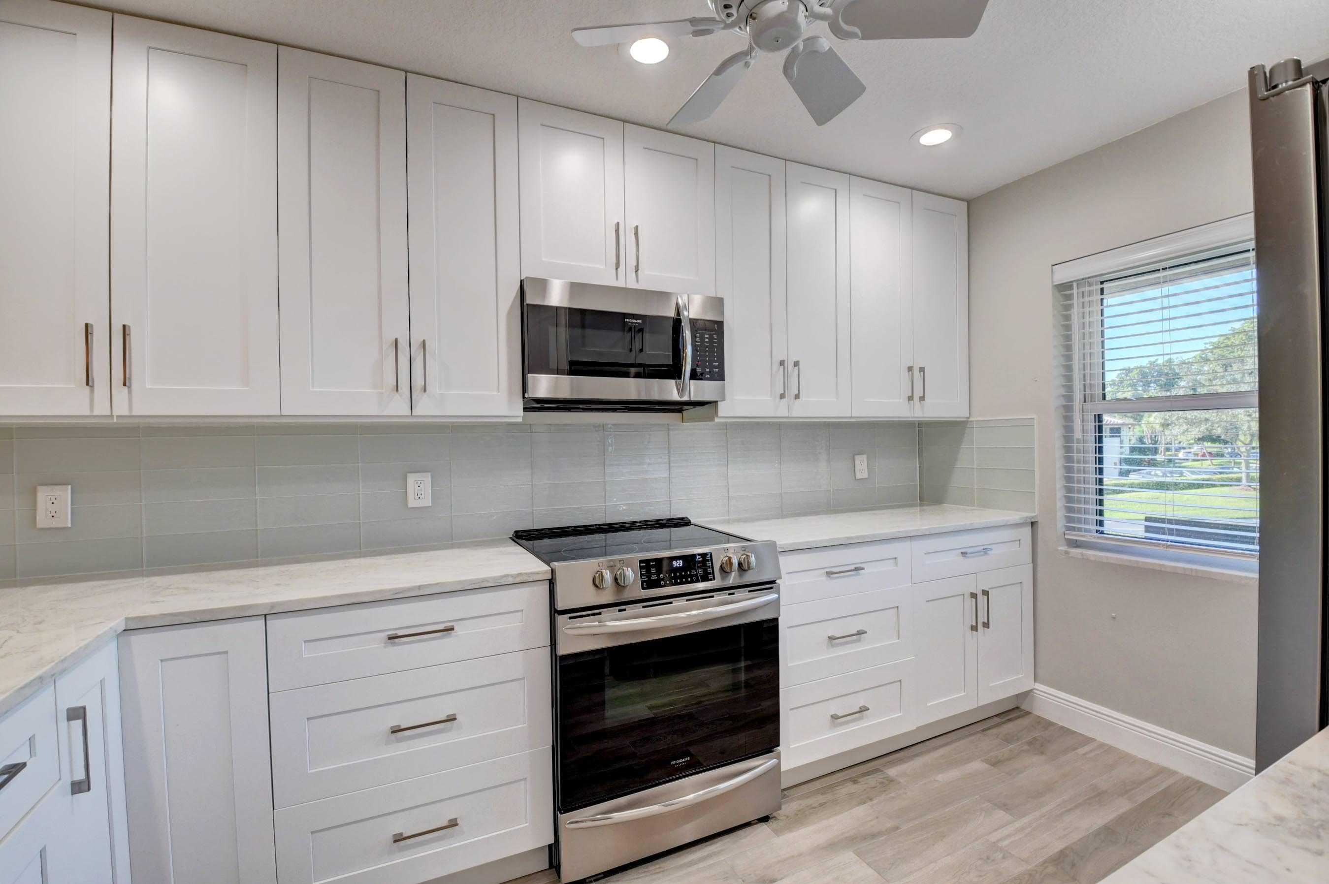 21848 Arriba Real, Unit 7D Boca Raton, FL 33433 - Photo 8 of 44 Kitchen
