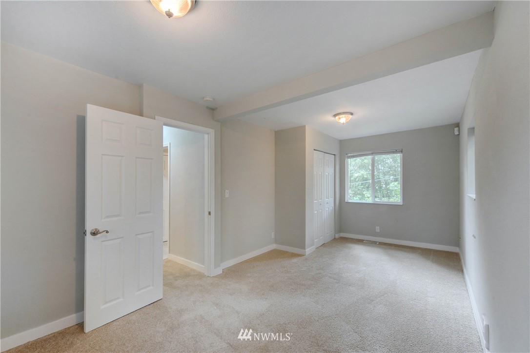 1706 Wheaton Way Bremerton, WA 98310 - Photo 14 of 25 Gallery Image 14