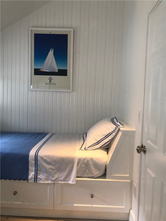 34 Eastover Road Portsmouth, RI 02871 - Photo 16 of 40 Adorable guest bedroom off gracious first floor sitting room.