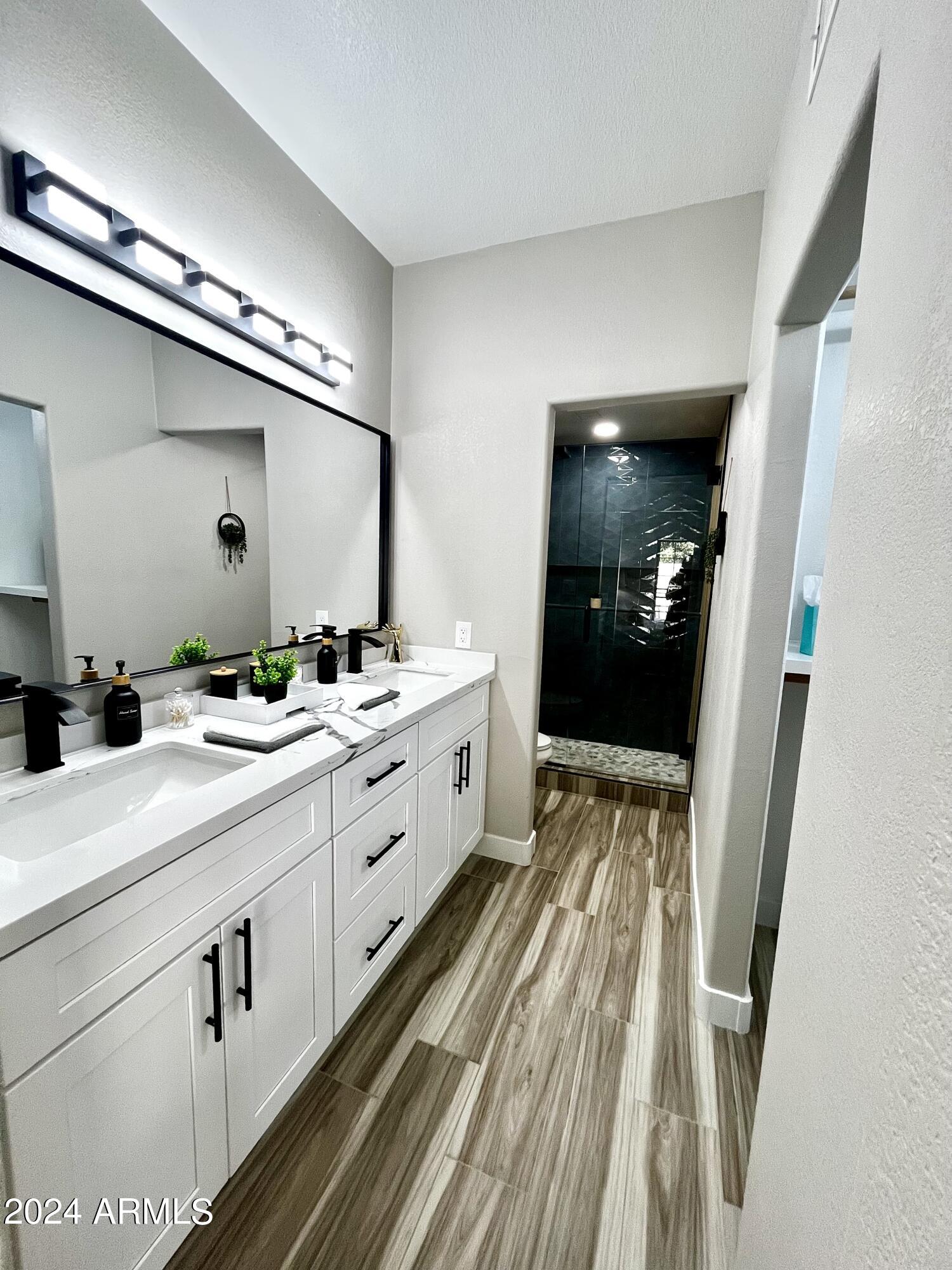 7710 East Gainey Ranch Road, Unit 137 Scottsdale, AZ 85258 - Photo 25 of 56 Master Bath