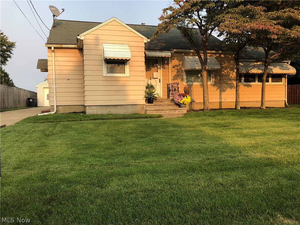 1883 8th Street Southwest Akron, OH 44314 - Photo 2 of 18
