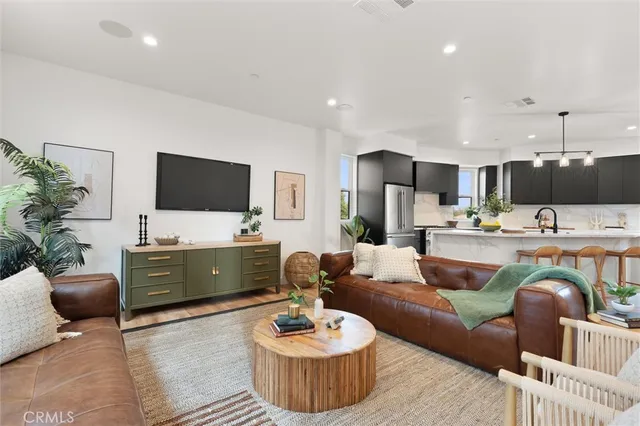 $1,249,000 | 6059 North Tujunga Avenue, North Hollywood, CA 91606