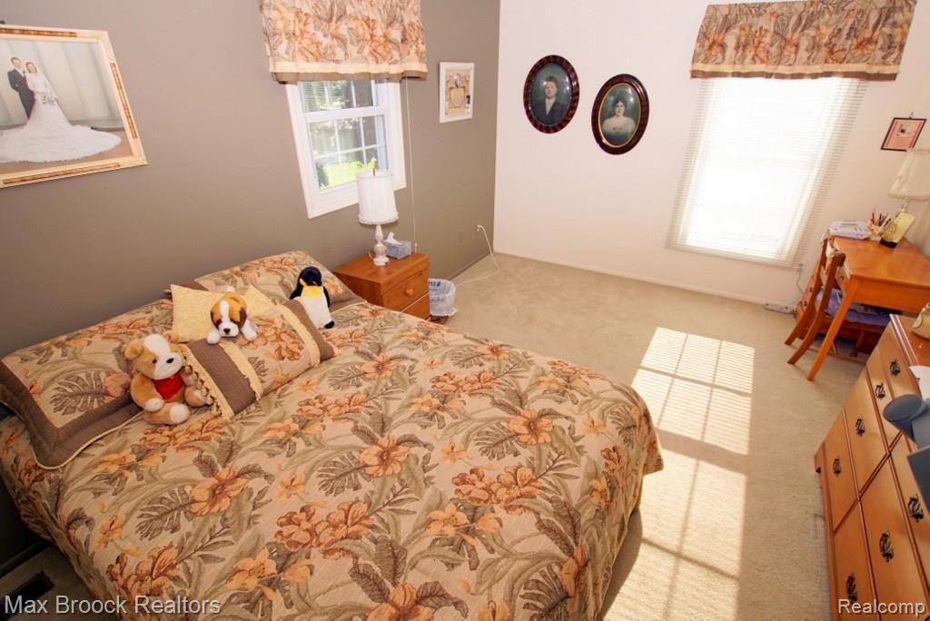 36296 Fredericksburg Road Farmington Hills, MI 48331 - Photo 15 of 30