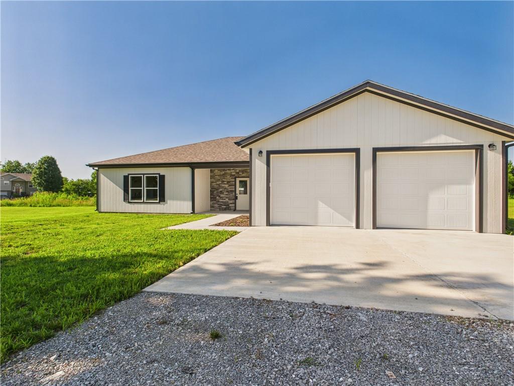 125 Northwest 171 Road Warrensburg, MO 64093 - Photo 2 of 29