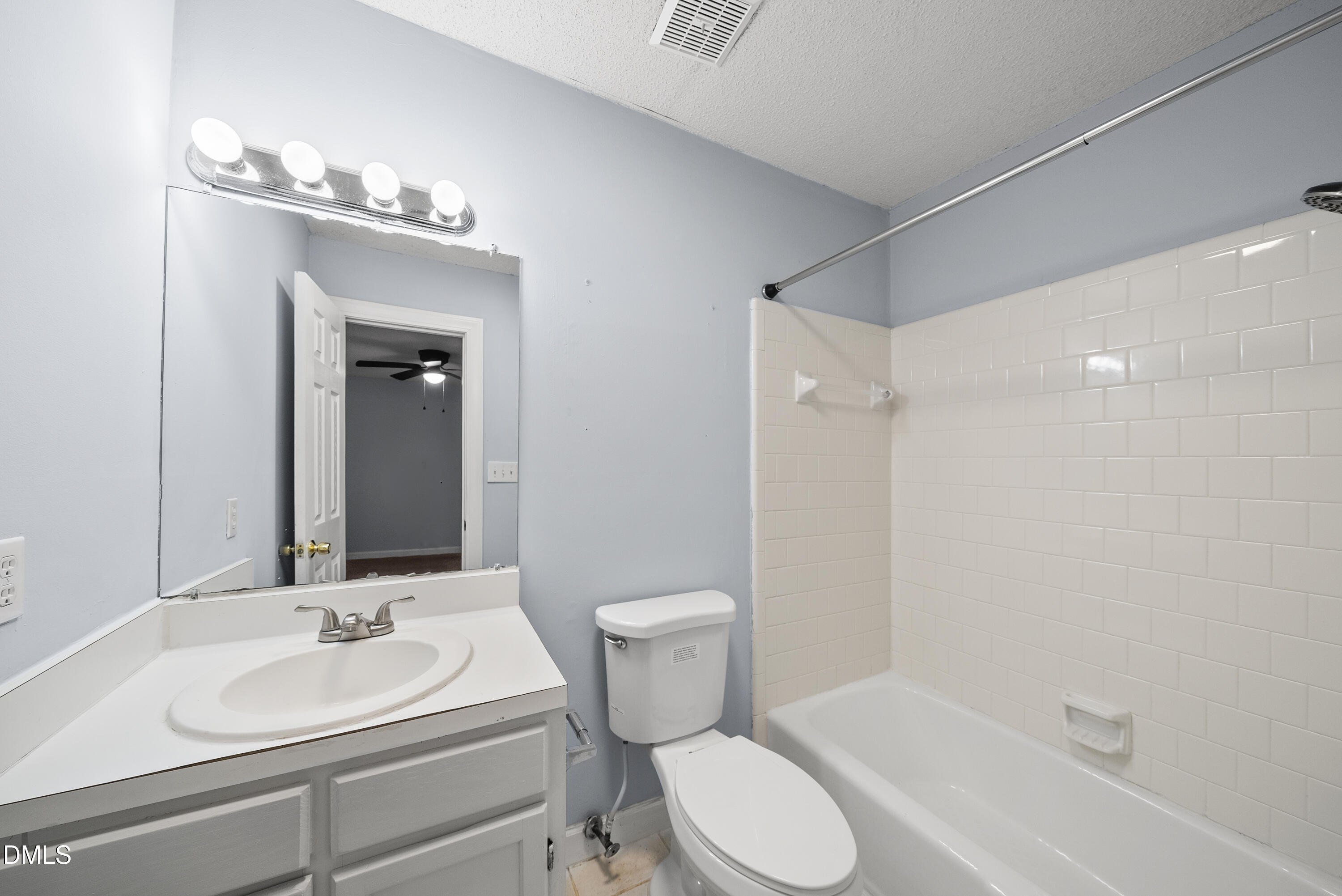 6115 Highcastle Court Raleigh, NC 27613 - Photo 19 of 32 DSC03346
