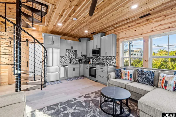 $2,590,000 | 40308 Due E Road, Avon, NC 27915