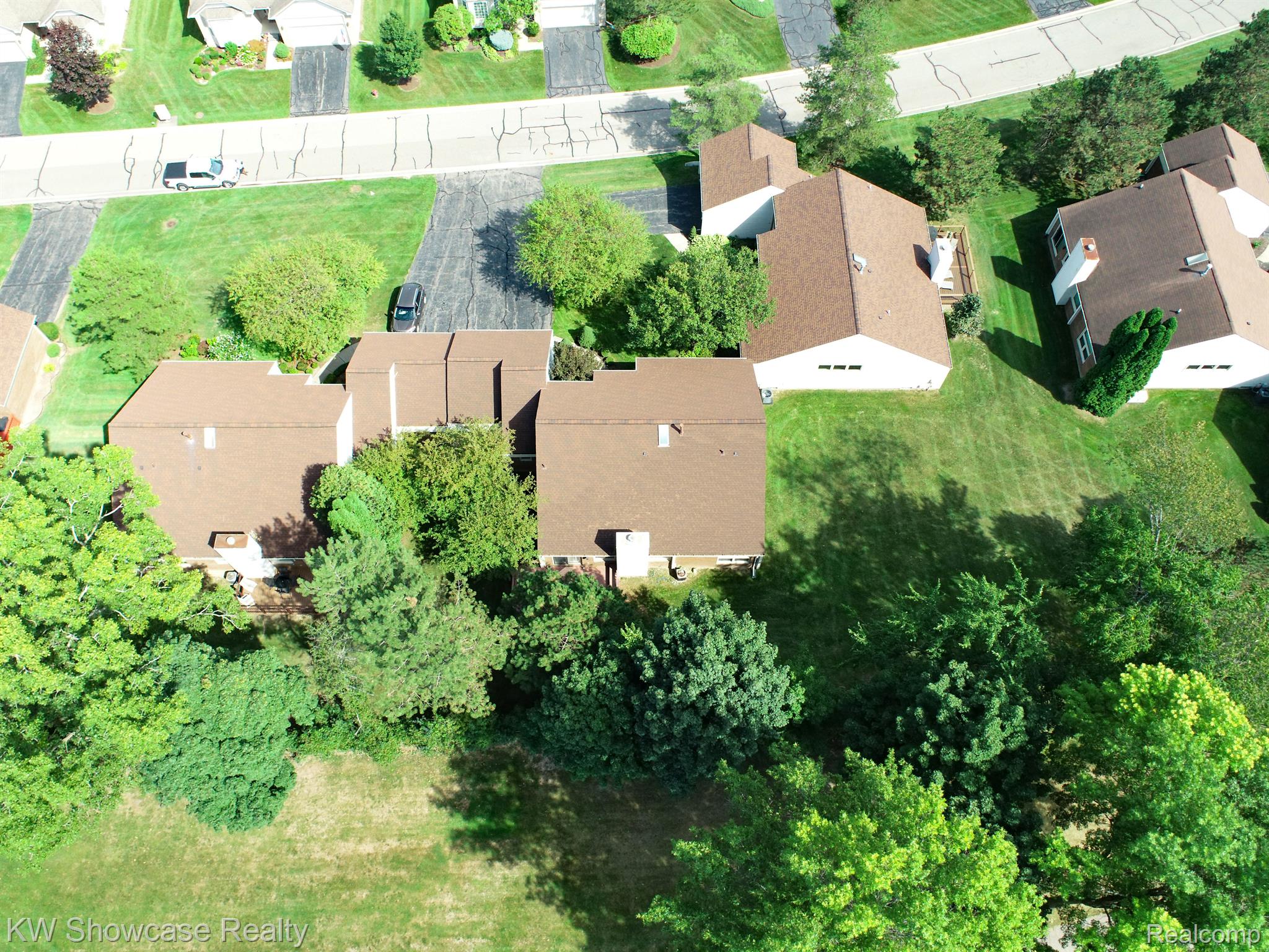 5252 Simpson Lake Road West Bloomfield, MI 48323 - Photo 26 of 55 Gallery Image 26