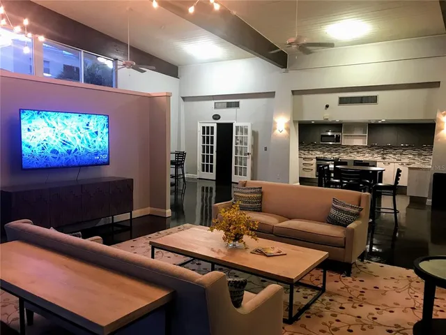 $1,400 | 2700 Coconut Bay Lane, Unit 423 (2C), Sarasota, FL 34237