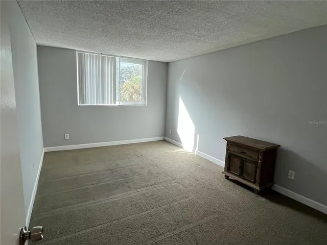 $1,400 | 2700 Coconut Bay Lane, Unit 423 (2C), Sarasota, FL 34237