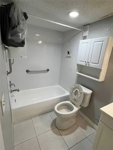 $1,400 | 2700 Coconut Bay Lane, Unit 423 (2C), Sarasota, FL 34237