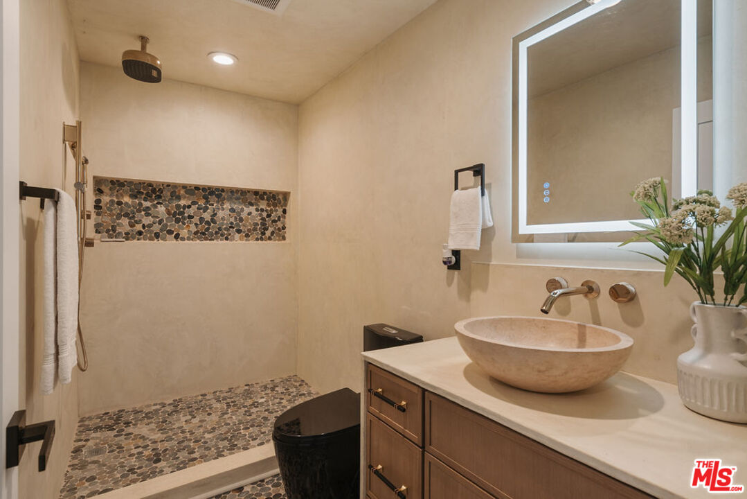 2474 Silver Ridge Avenue Los Angeles, CA 90039 - Photo 27 of 56